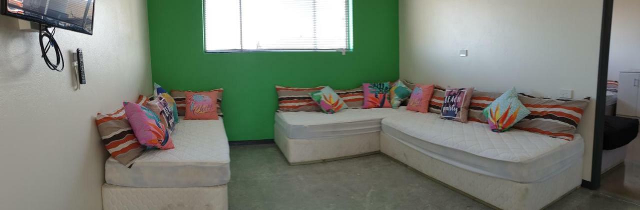 บัสเซลทัน แบกแพกเกอร์ส Hostel บัสเซลตัน ภายนอก รูปภาพ